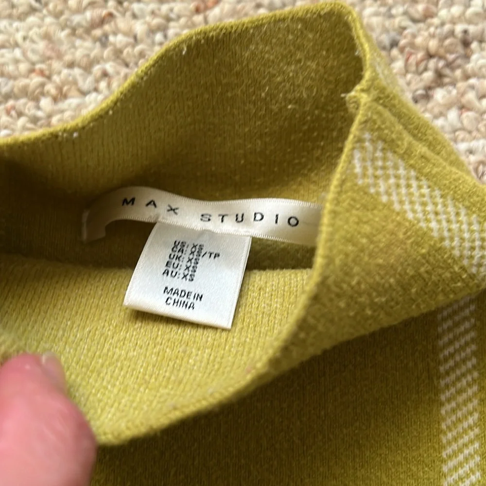 🎄4x$50 Max Studio Turtle Neck Sweater + FREE shipping 🚚! - Picture 2 of 4